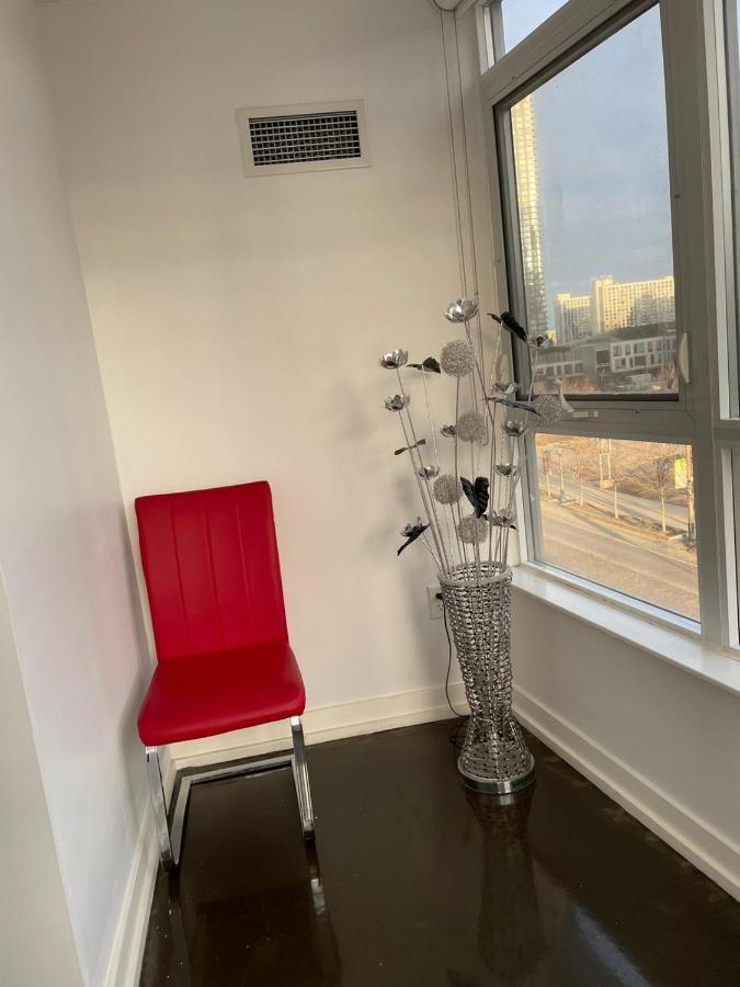 Downtown Luxurious Stylish 3 Bedroom 3 Bath 2 Balconies Near Rogers Centre Lakeview Toronto